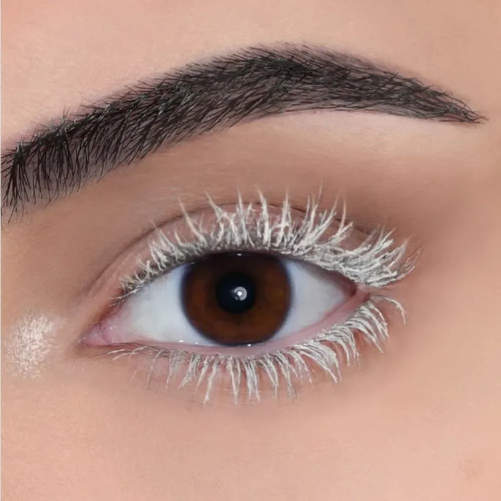 Jeffree Star elegant white